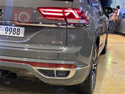 ڤۆڵکسواگن ئەتڵەس کرۆس سپۆرت